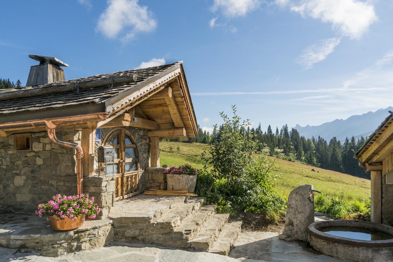 Отель Marc Veyrat - La Maison Des Bois Маниго Экстерьер фото